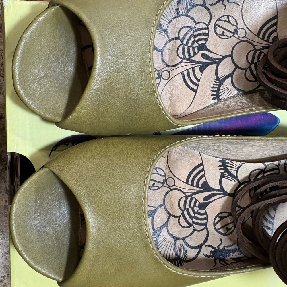 Fly London Lotto Olive and Dark Brown Sandals - Picture 5 of 8